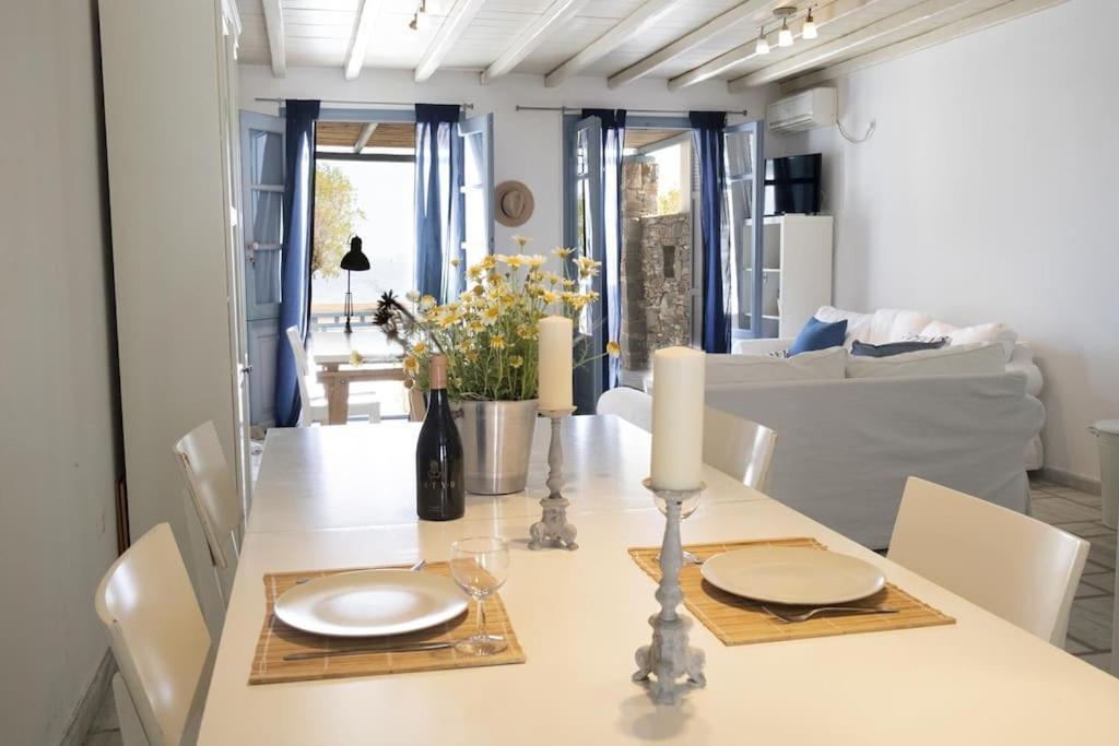 Beachfront 2Br Apartment - Free Parking Livadi  Exterior foto