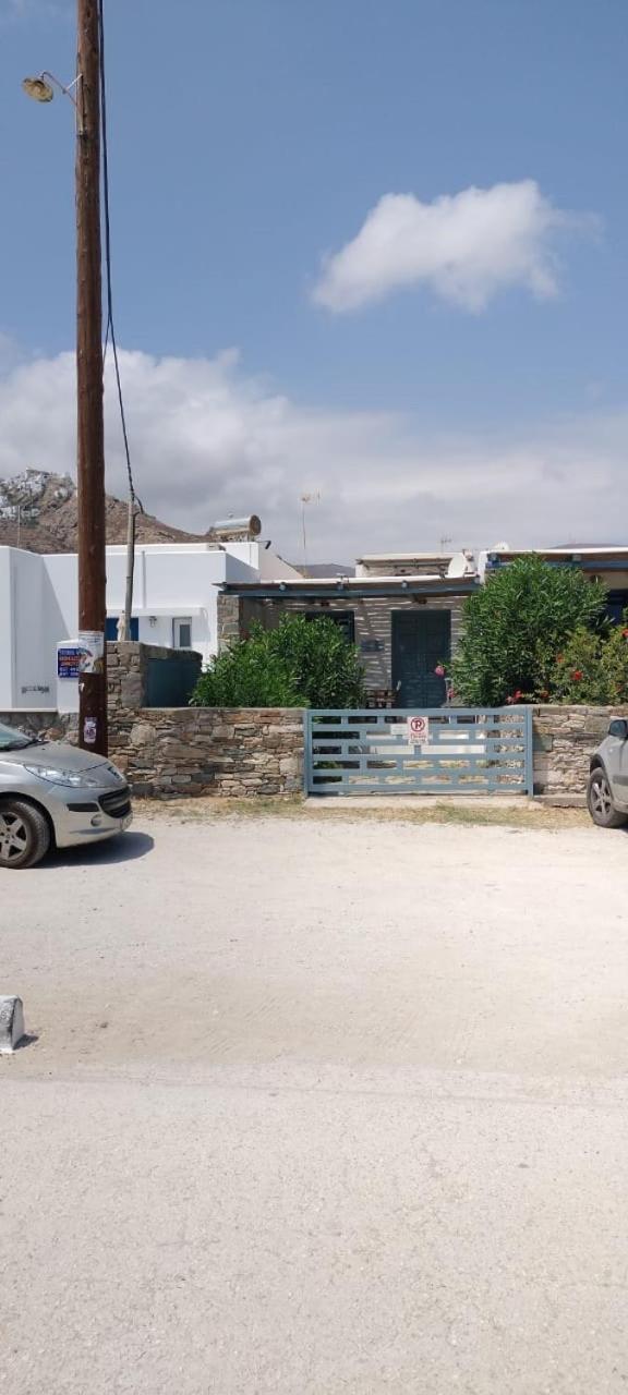 Beachfront 2Br Apartment - Free Parking Livadi  Exterior foto